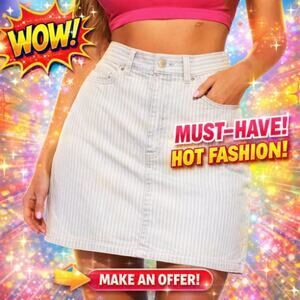 Venezia White and Blue Striped Denim Mini Skirt with 5 pocket design Womens Sz 5